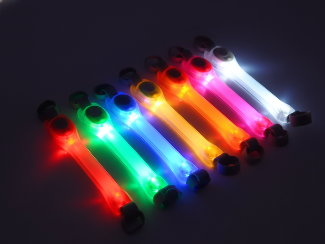 Pet light anti-loss safety traction collar multi-color pendant outdoor waterproof warning Led flashing light strip